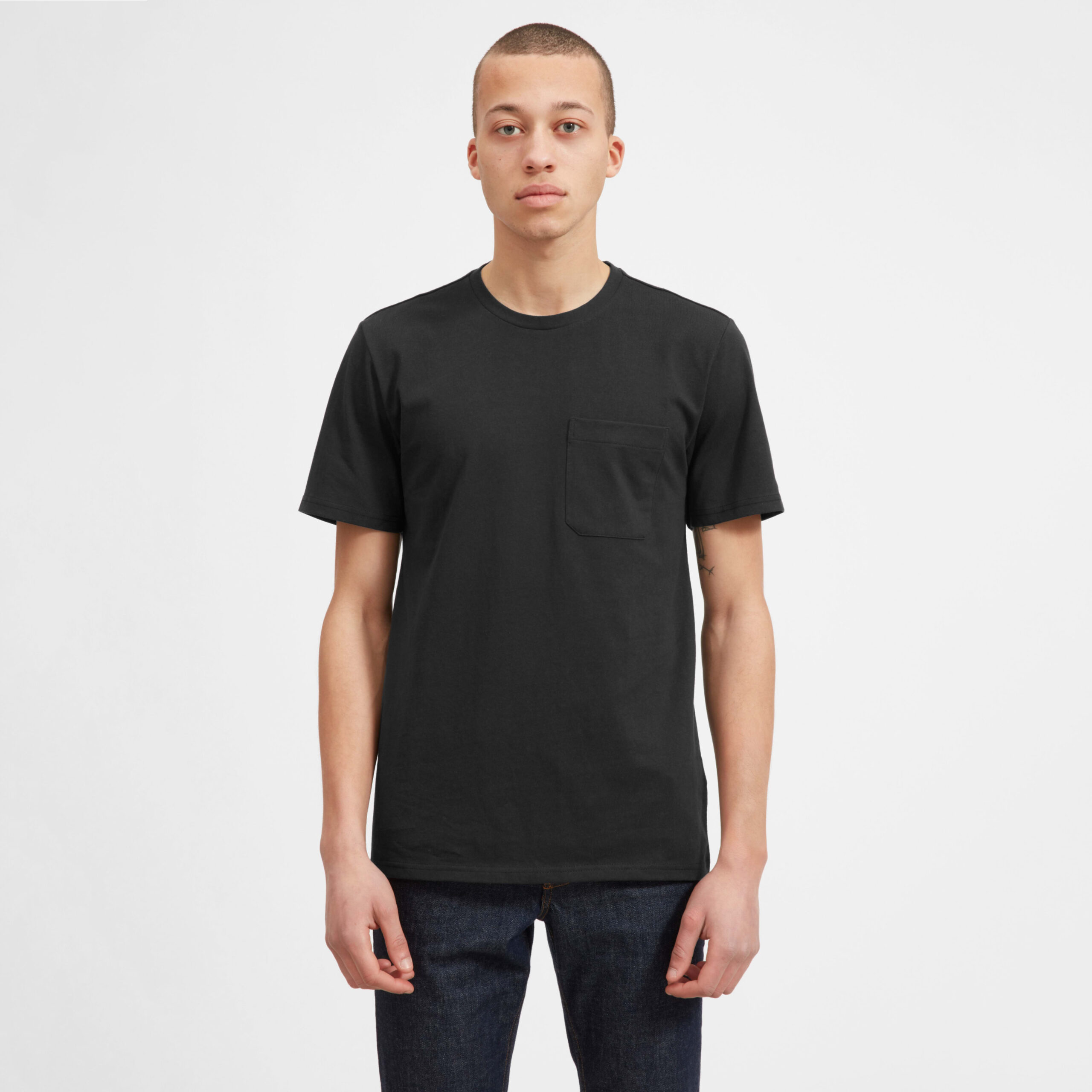 Men&#8217;s Premium-Weight Pocket | Uniform T-Shirt by Everlane in Black