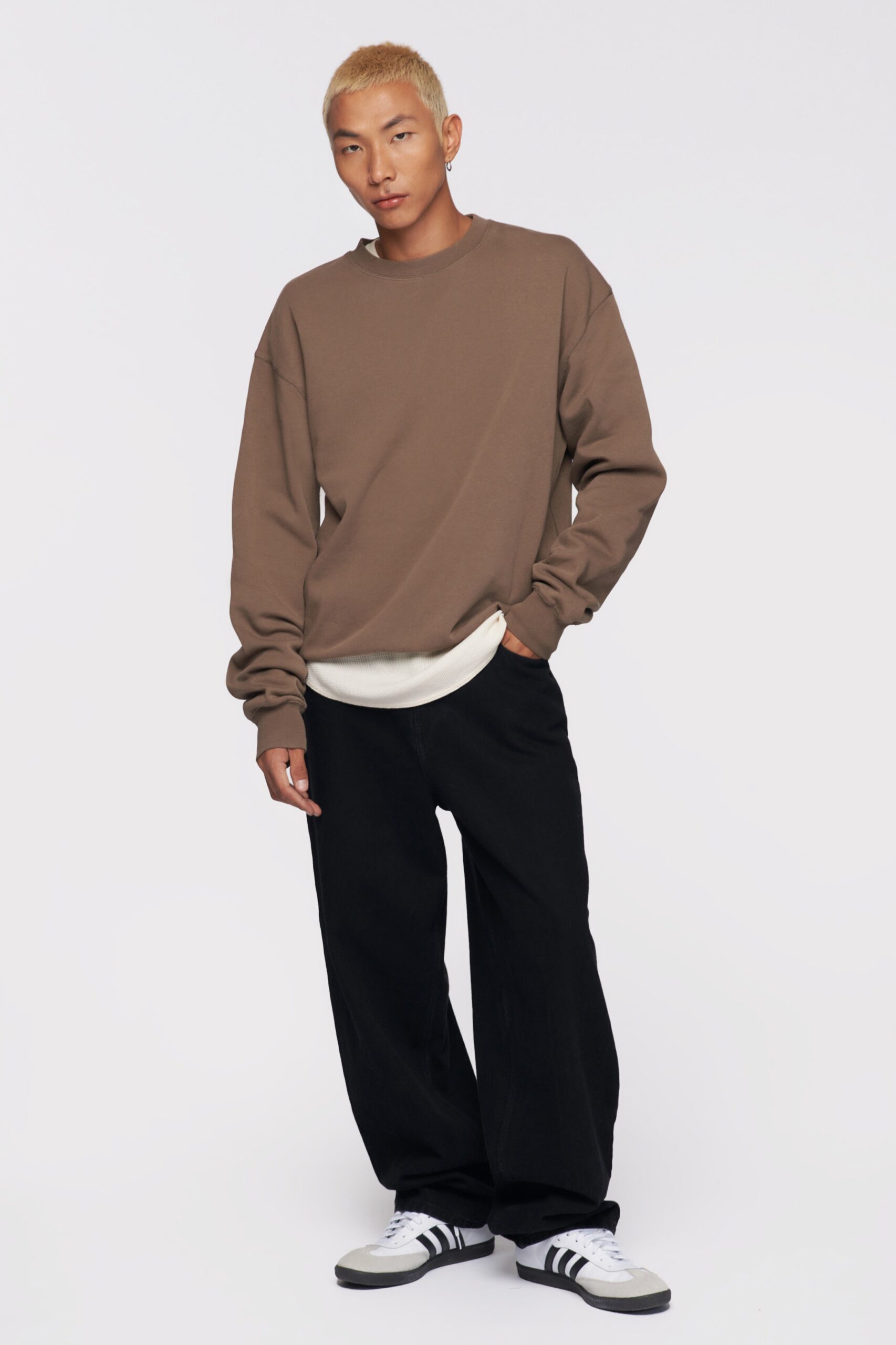 Kotn Men&#8217;s Essential Sweatshirt in Truffle
