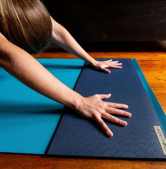 PROSOURCEFIT Tri-Fold Folding Thick Exercise Mat Black 6 ft. x 4 ft. x 2 in.  Vinyl and Foam Gymnastics Mat with Carrying Handles ps-1953-tfm-l-black -  The Home Depot