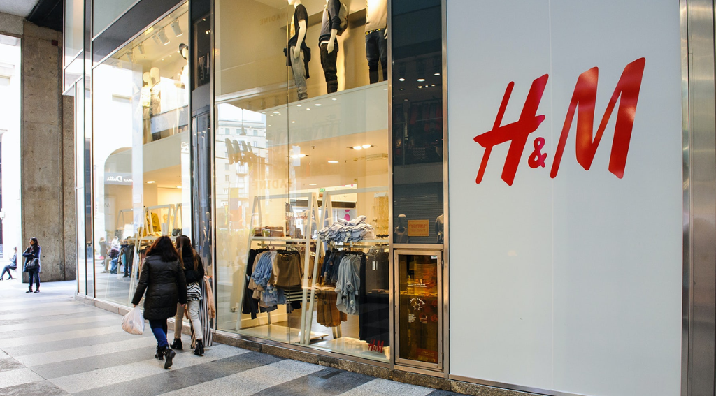 H&M class action claims company falsely advertises clothing as recycled,  organic - Top Class Actions