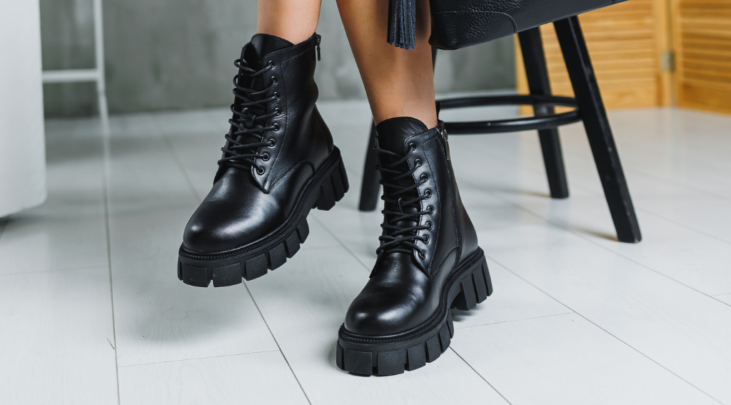 Black boots similar to doc clearance martens